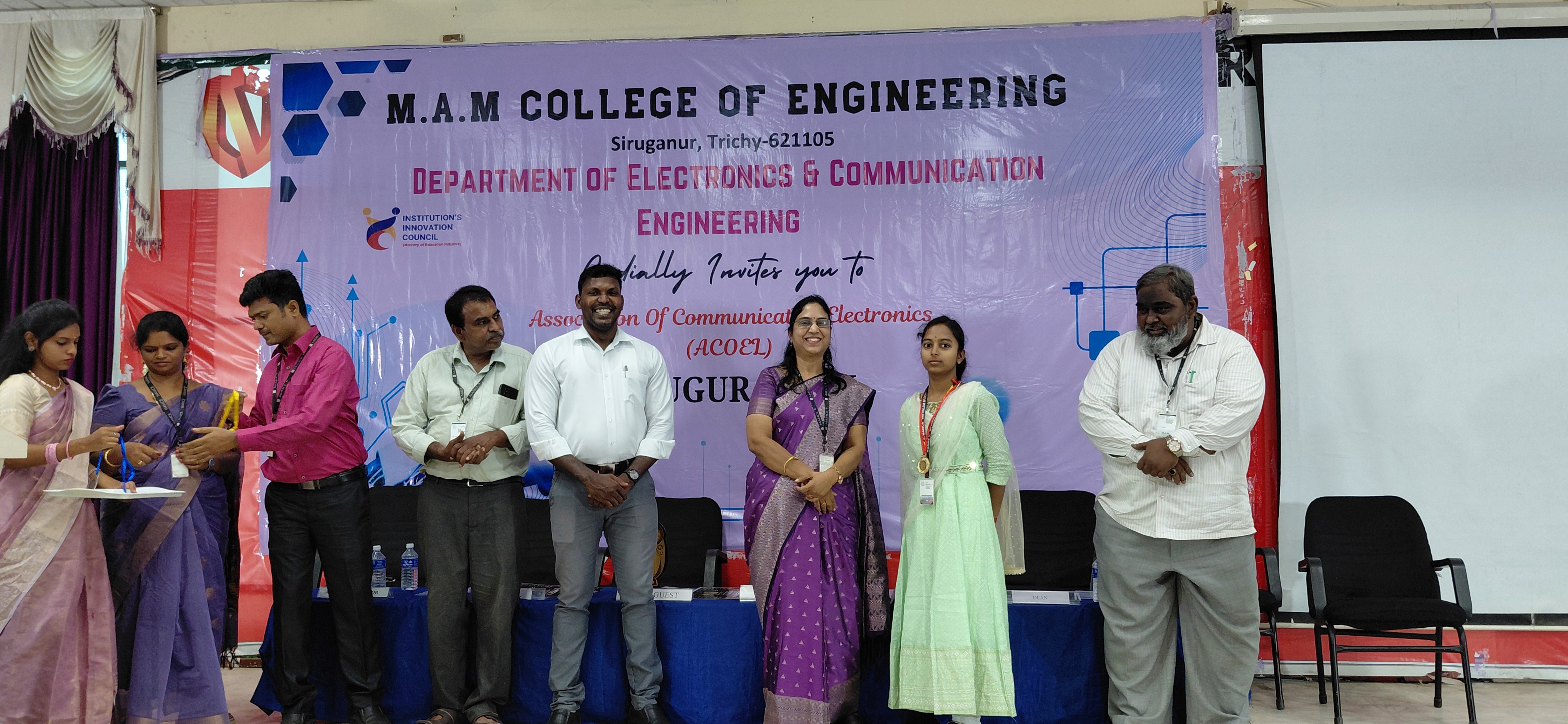 Honouring the Chief Guest
